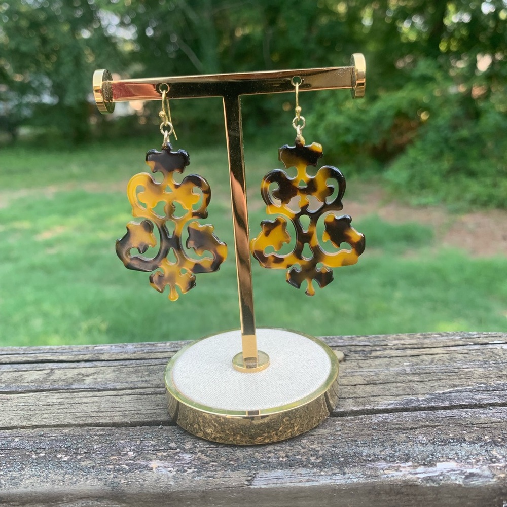 🐢 Faux Tortoise Plastic Chandelier Dangle Earrings🐢 - Picture 4 of 6